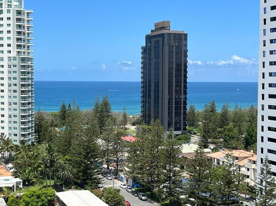 Private Sky Terrace Classic Penthouse 2 Car Parks Apartment Gold Coast Exterior photo